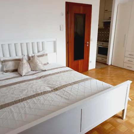 Lora Klagenfurt am Woerthersee