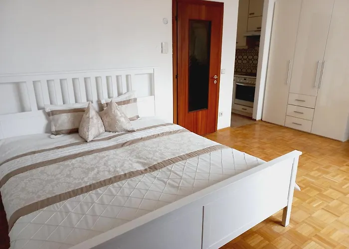 Lora Klagenfurt am Woerthersee